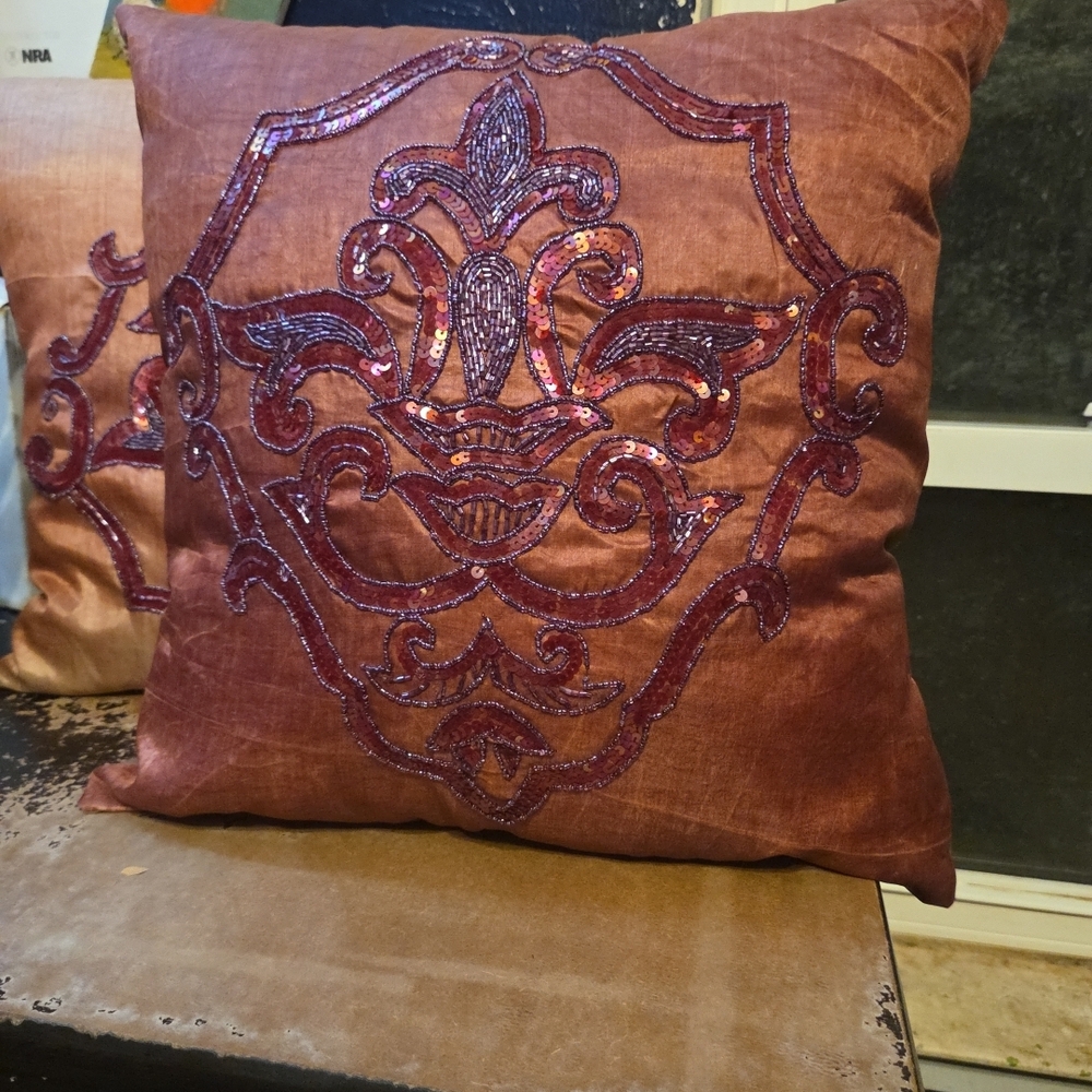 Pair of Beaders Touch NY 17" Hand‎ Beaded Throw Pillow Beautiful Cranberry Tones